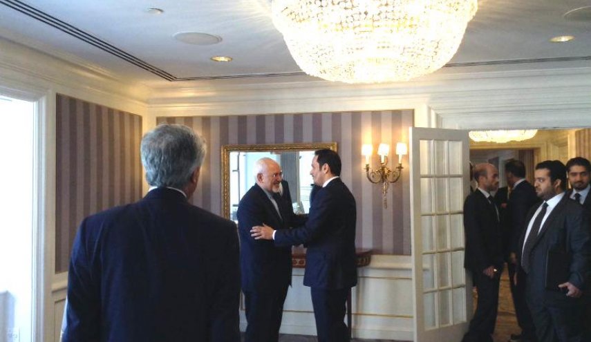 ظریف با همتای قطری خود دیدار کرد
