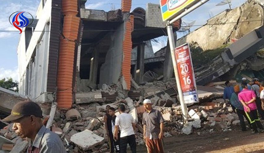 زمین‌لرزه‌های پی در پی «حلقه آتش» اندونزی را لرزاند؛ فرو ریختن ساختمان‌ها در «سولاوِسی»