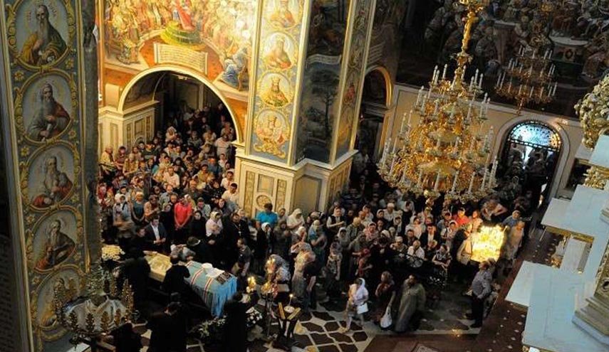 متطرفون أوكرانيون يستولون على كنيسة
