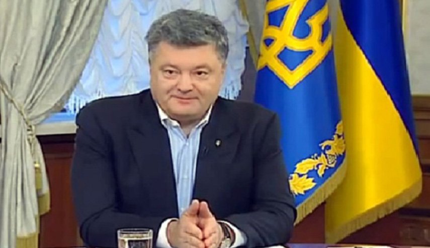 الرئيس الأوكراني يوقع اتفاقا مع بولندا في مجال الدفاع