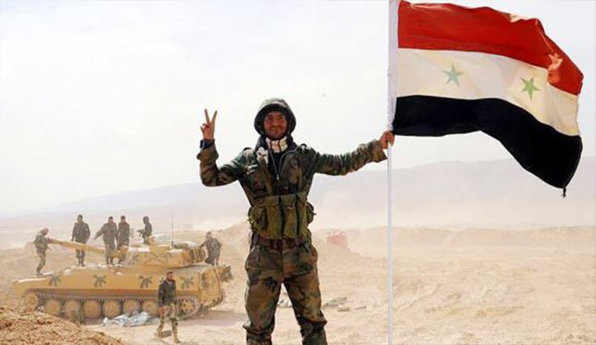 الجيش السوري يواصل ضرب إرهابيي “داعش” ببادية السويداء