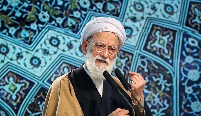 خطيب جمعة طهران يحذر من دسائس الاستعمار