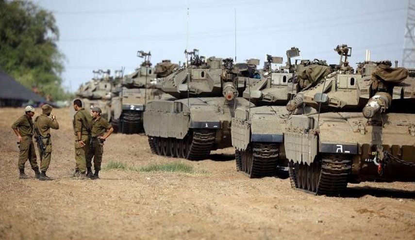 انتشار دبابات الاحتلال الاسرائيلي على حدود قطاع غزة