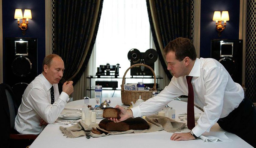 صور لم ترها من قبل لفلاديمير بوتين في منزله وحياته الخاصة(شاهد)