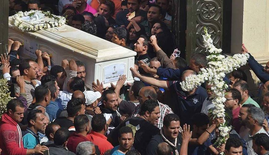 الامن المصري يقتل متورطين في الهجوم على حافلة المنيا الأقباط