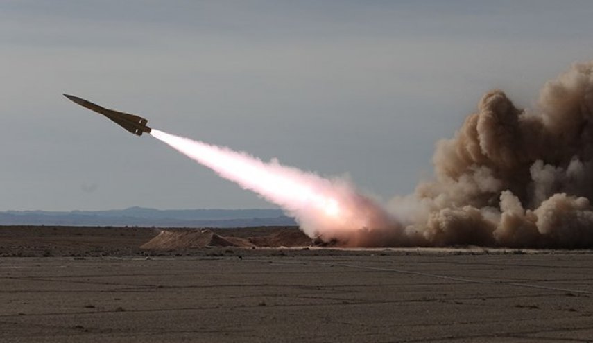 شلیک موشک شلمچه و سامانه موشکی طبس به سمت اهداف هوایی
