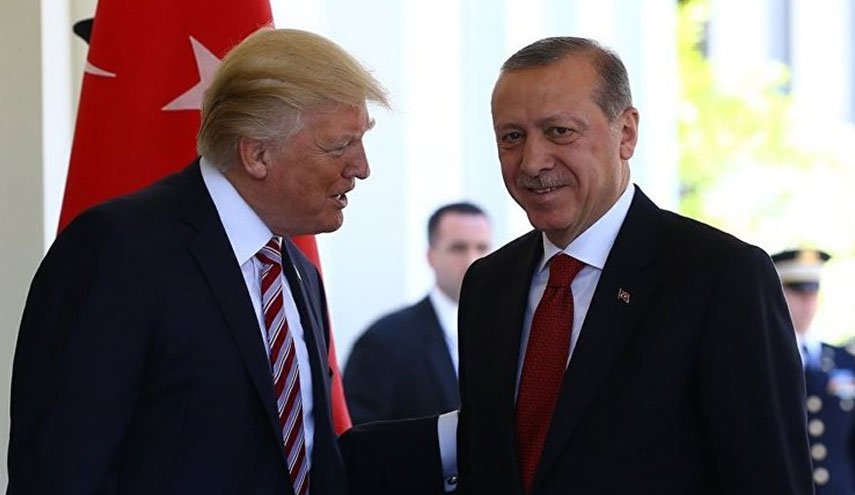 ترامب يقول إن تسليم غولن لتركيا غير مطروح حاليا