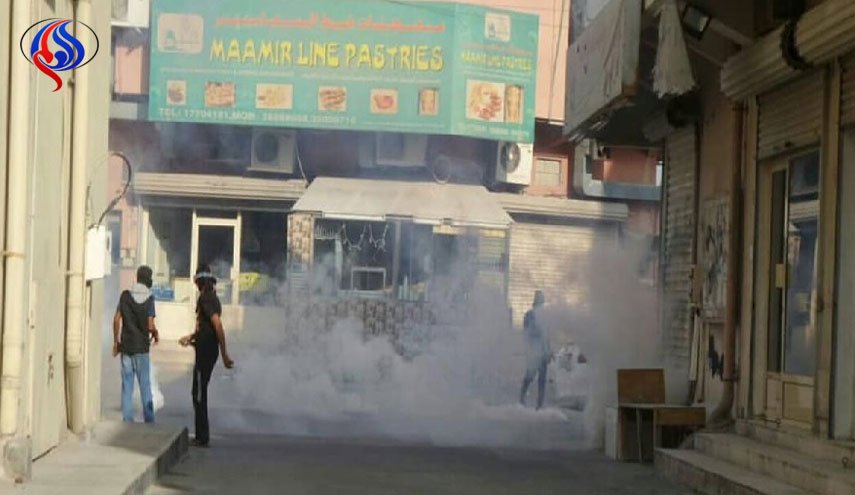 حمله نیروهای آل خلیفه با گازهای سمی به تظاهرکنندگان در روز انتخابات