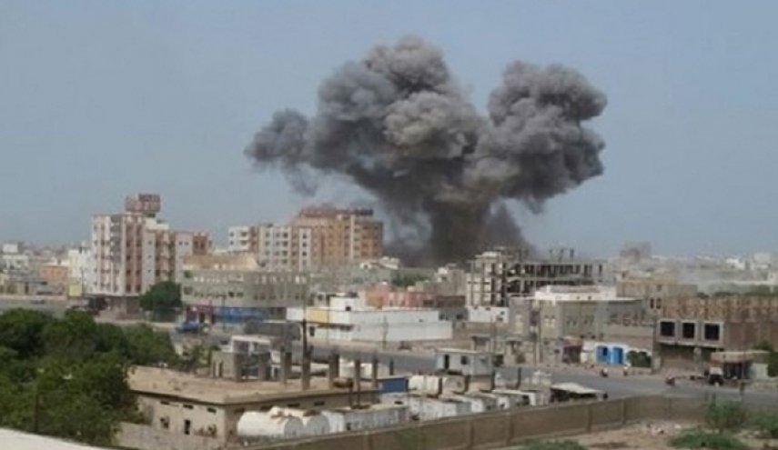 حملات گسترده جنگنده‌های متجاوز سعودی به الحدیده

