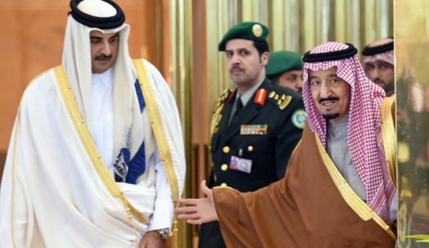 شاه عربستان امیر قطر را به ریاض دعوت می‌کند؟
