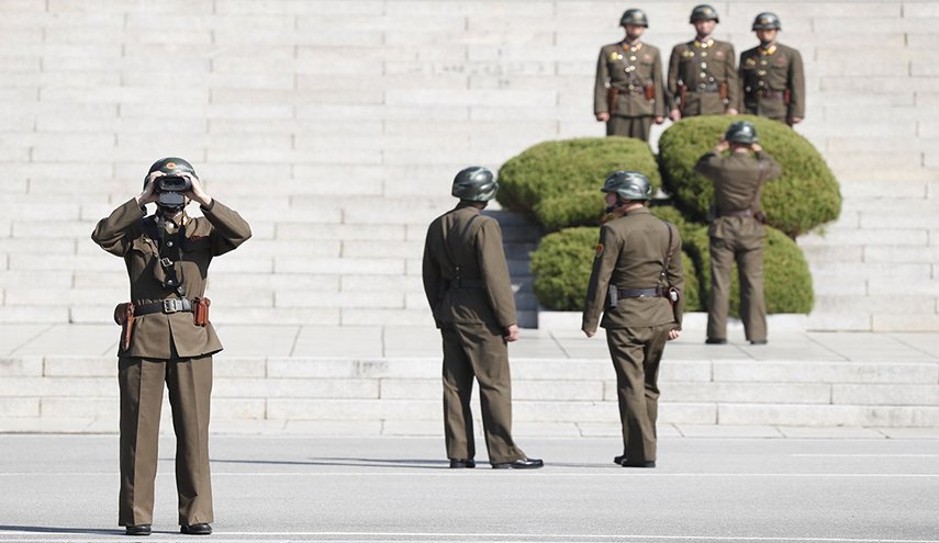فرار جندي من كوريا الشمالية إلى الجنوب