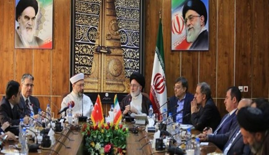 ايران وتركيا يبحثان التعاون في شؤون الحج