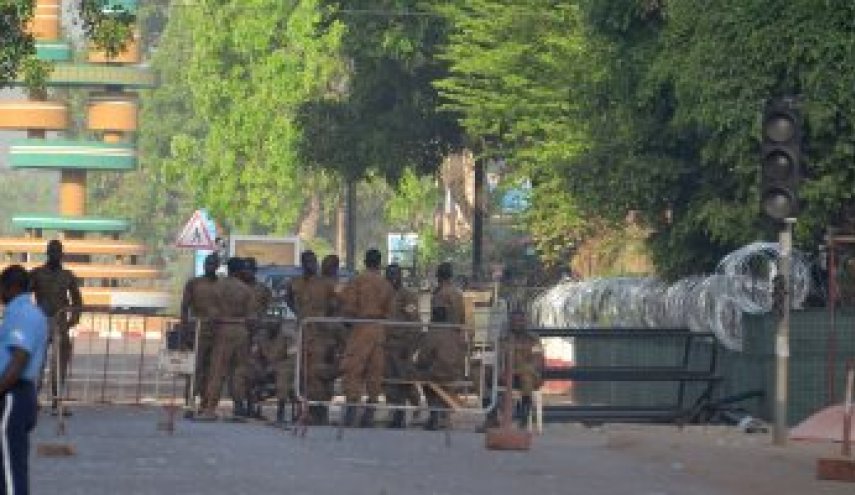 مقتل 5 اشخاص بانفجار عبوة محلية الصنع فى بوركينا فاسو