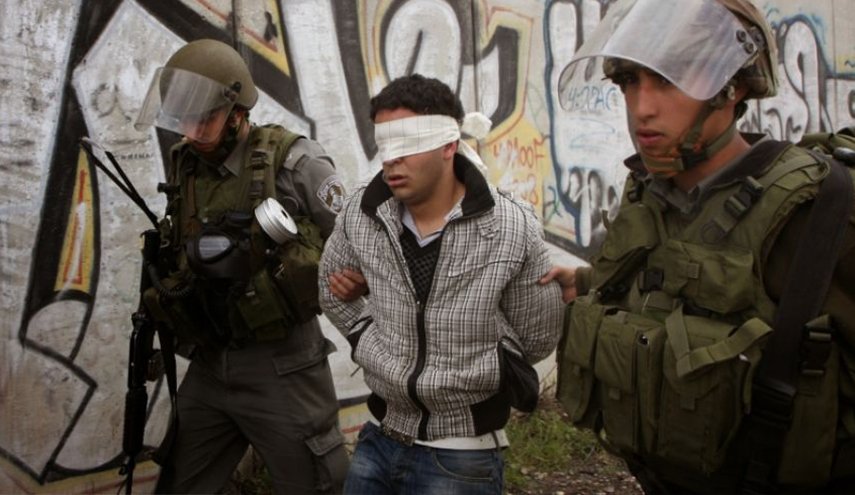 الاحتلال يعتقل 11 فلسطينيا بالضفة بينهم 