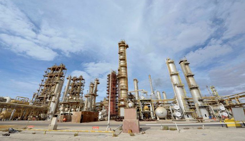 مؤسسة النفط الليبية تعلن وقف الإنتاج في حقل الشرارة وتعلن حالة القوة