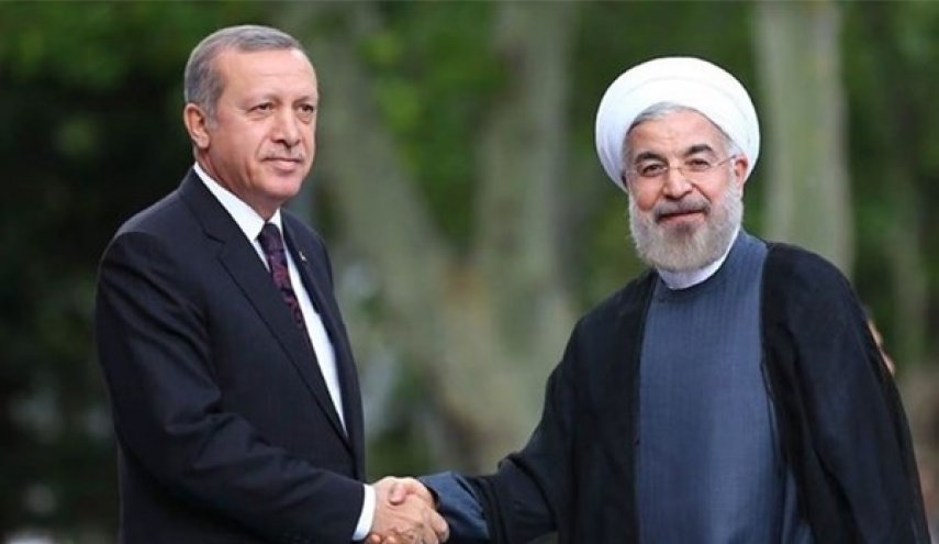 طهران وانقرة تؤكدان السعي لرفع مستوى التجارة الثنائية لـ 30 مليار دولار