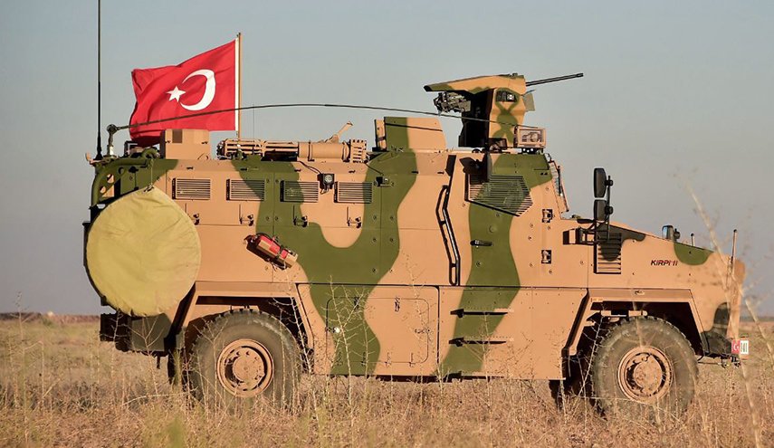 استقرار نیرو و تجهیزات بیشتر در مرزهای ترکیه با سوریه
