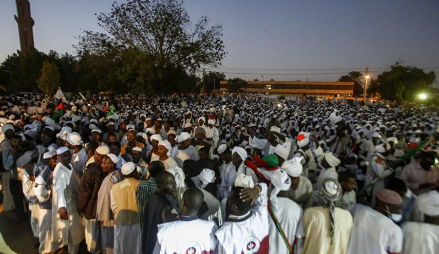الاحتجاجات تستمر في السودان و البشير يعد باصلاحات