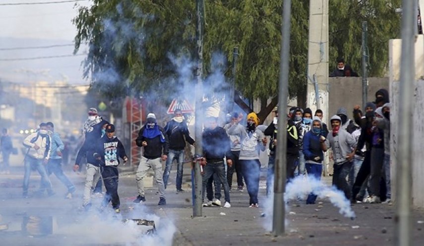 خودسوزی دوباره یک شهروند تونسی آتش اعتراضات ضددولتی را مجددا شعله ور کرد
