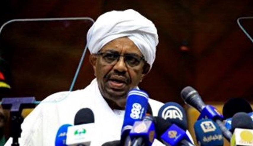 البشیر: برخی خائنان و مزدوران به دنبال خرابکاری و خدمت به دشمنان سودان هستند