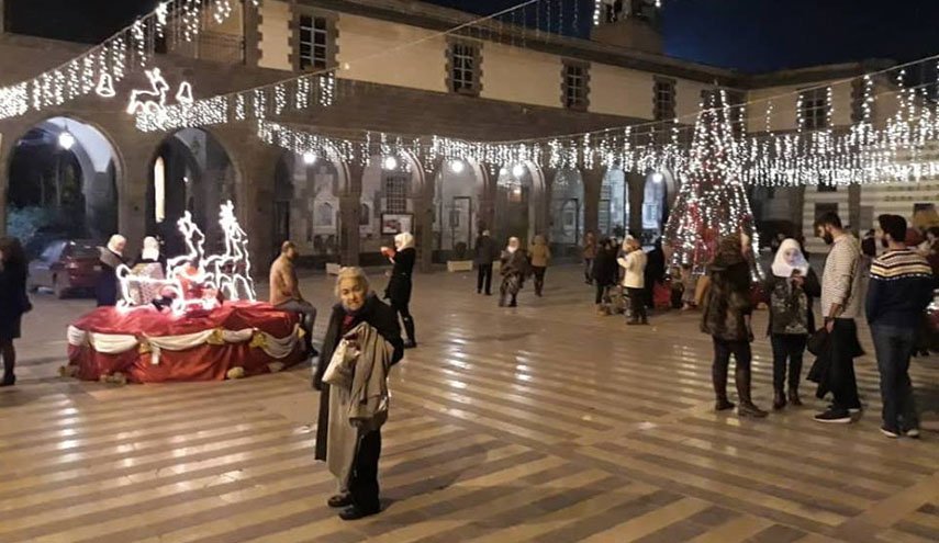 شاهد بالصور.. عادت أفراح الميلاد حقا الى دمشق