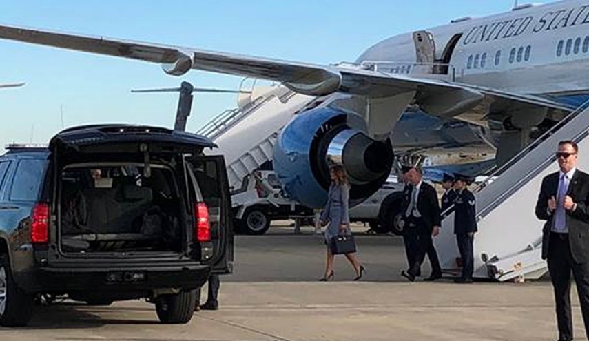 شاهد.. مصور يلتقط طائرة ترامب أثناء رحلتها السرية إلى العراق