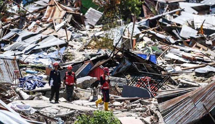 تازه ترین آمار سونامی مرگبار اندونزی/ 40 هزار نفر بی خانمان، 430 کشته و 7هزار زخمی