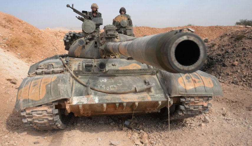 بالصور.. دبابات الجيش السوري تسير لملاقاة دبابات ليوبارد التركية