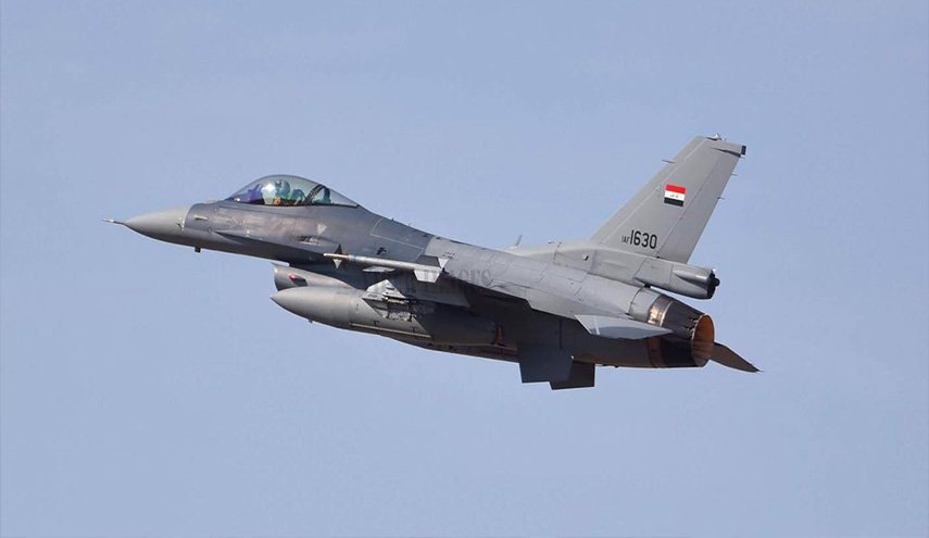 الطائرات العراقية تقصف ثلاثين قياديا بداعش في سوريا