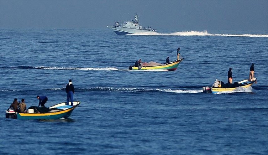 الاحتلال يزيد مساحة الصيد في بحر غزة