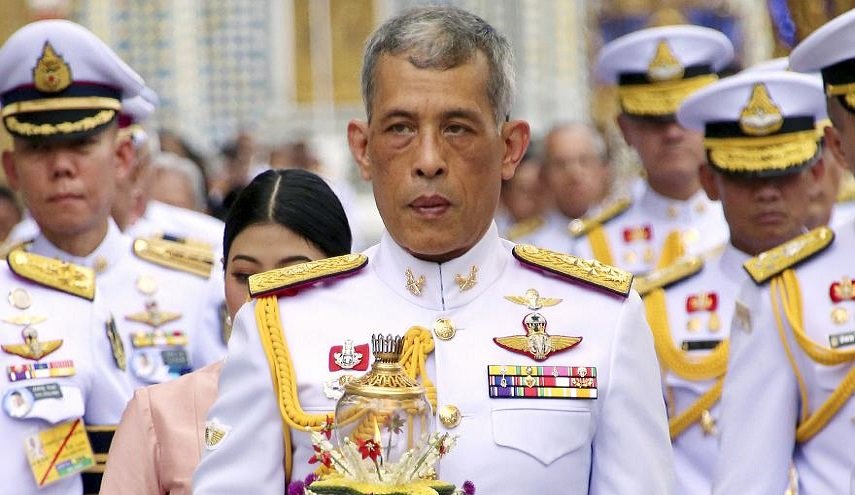 تتويج ملك تايلاند رسميًا مايو المقبل