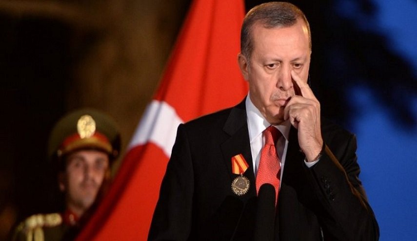 نيويورك تايمز: سياسات أردوغان تقود تركيا نحو الإنهيار!
