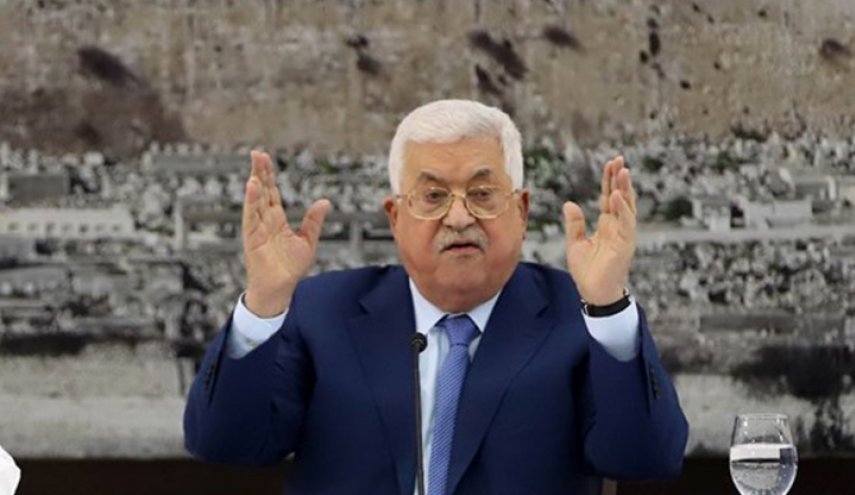 عباس يهدد بوقف جميع مخصصات غزة وحماس ترد