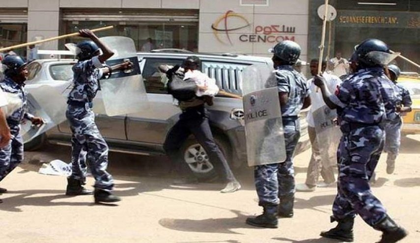 السودان: 40 منظمة وشبكة وتحالف حقوقي يدينون القمع