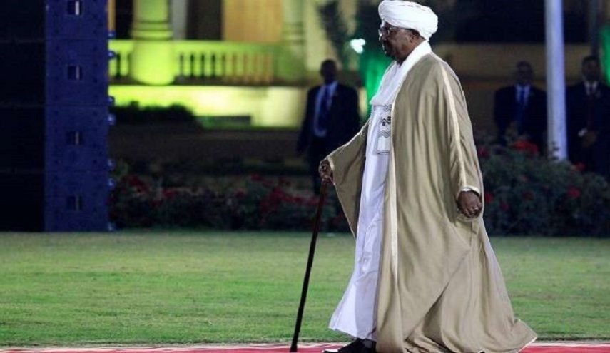 الرئيس السوداني يجري تعديلات حكومية