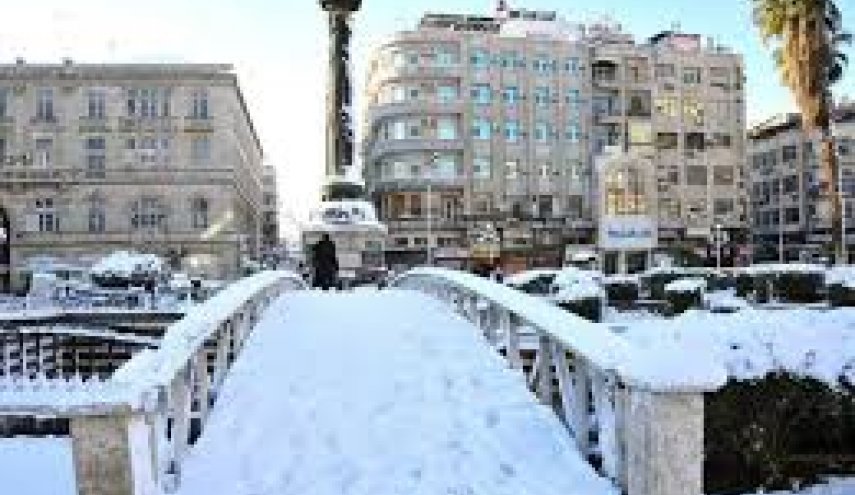عاصفة مطرية وثلجية تغلق مدارس وجامعات دمشق والسويداء