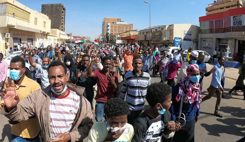 السودان.. استقالات برلمانية ودعوات لمسيرة احتجاجية 