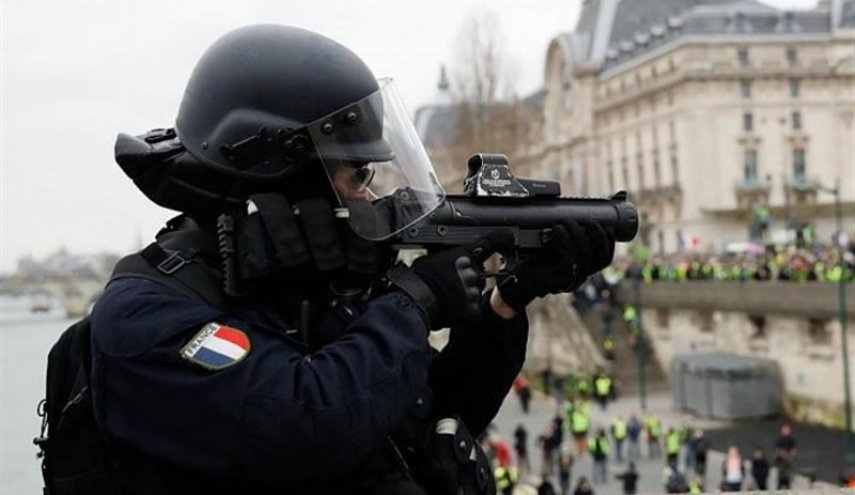 گسترش اعتراضات به استفاده پلیس فرانسه از سلاح‌های جدید علیه جلیقه‌زردها