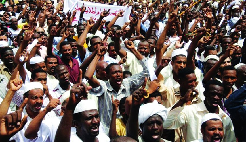دعوة لمسيرة احتجاج نحو مقر البرلمان السوداني