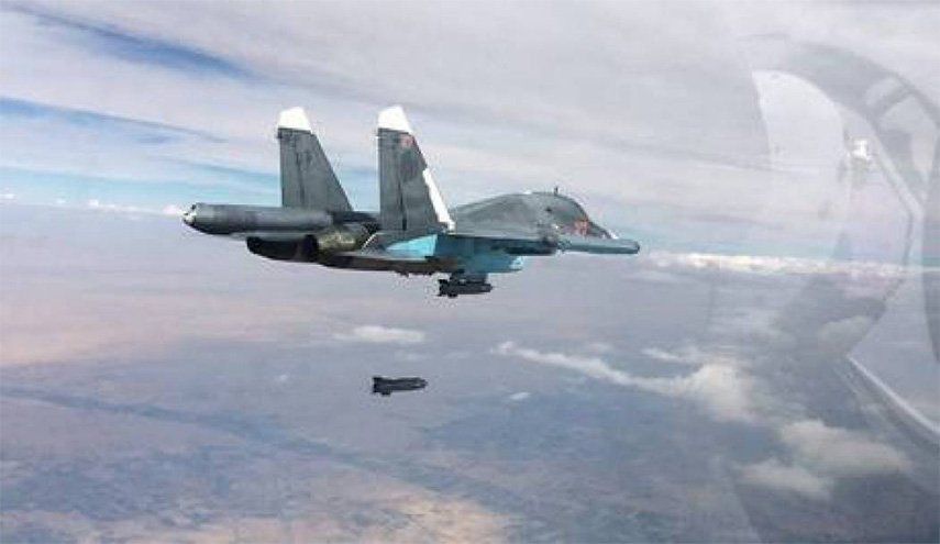 الطيران الروسي يستهدف الجماعات المسلحة في ادلب
