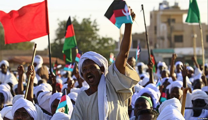 السودان.. بعد شهر من الحراك الشعبي والقمع الحكومي