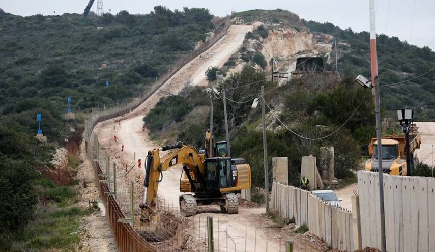 الكيان ’الإسرائيلي’ يستأنف بناء الجدار الحدودي مع لبنان