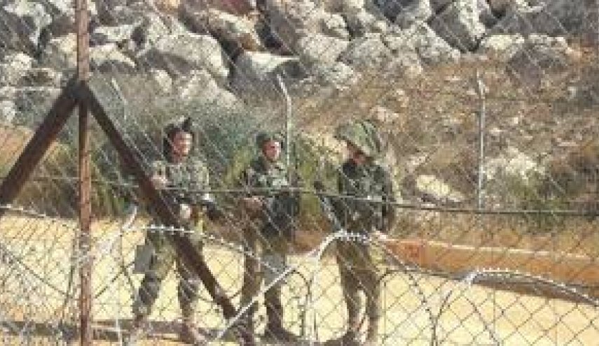 الاحتلال الاسرائيلي يستكمل وضع الاسلاك على الجدار الفاصل مع لبنان