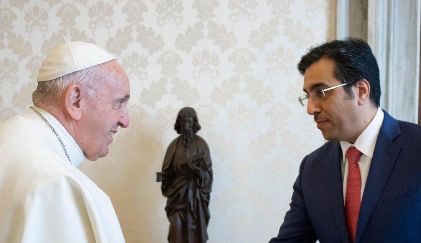 قطر تُطلع بابا الفاتيكان على انتهاكات إماراتية قبيل زيارته لأبوظبي