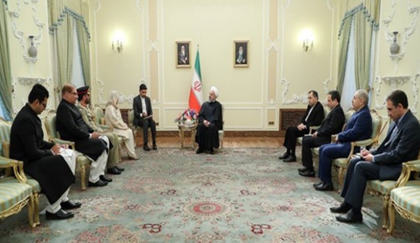 روحاني: نأمل البدء بتنفيذ انبوب نقل الغاز الايراني الى باكستان قريبا