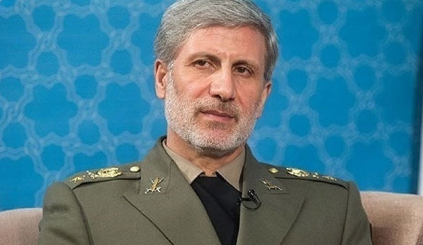 وزارة الدفاع الايرانية ملتزمة بتجهيز قواتها المسلحة