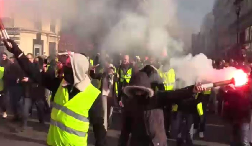 احتجاجات ضخمة في باريس ضد قانون الأمن الشامل