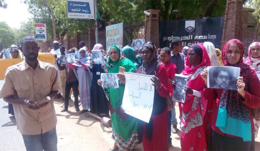  الشرطة السودانية تعتقل عشرات النساء بأم درمان