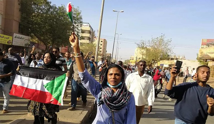 السودان.. دعوة لحكومة انتقالية وتحذير من إجهاض التظاهرات