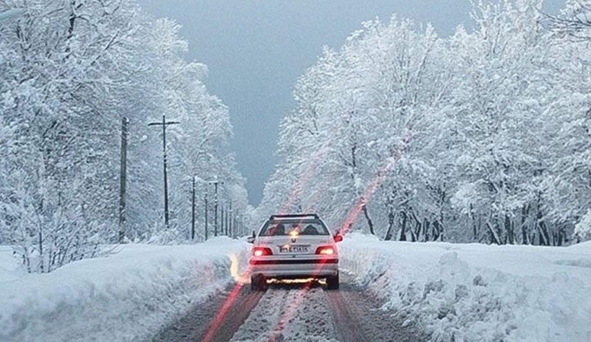 اعلام آخرین وضعیت راه های کشور / جاده های ایران در سیطره بارش برف و باران 
